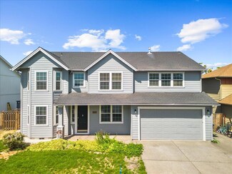 2237 NE 6th St, Redmond, OR 97756