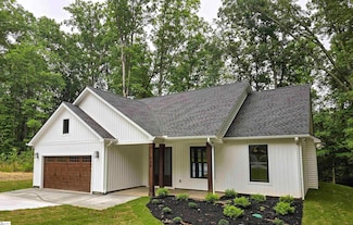 440 Hillandale Rd, Liberty, SC 29657