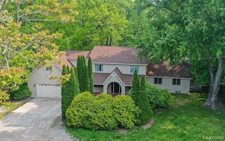 2475 S Ortonville Rd, Ortonville, MI 48462