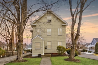1052 Main St Unit 2, Wakefield, MA 01880