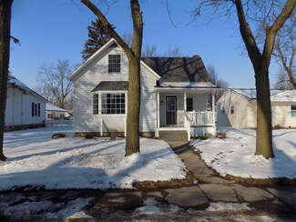 1004 E Walnut St, Nappanee, IN 46550