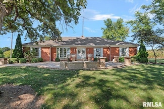 806 Phillips Ferry Rd, Bluffs, IL 62621