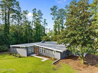 113 N Lloyd St, Burgaw, NC 28425