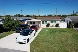 6221 Dewey St, Hollywood, FL 33023
