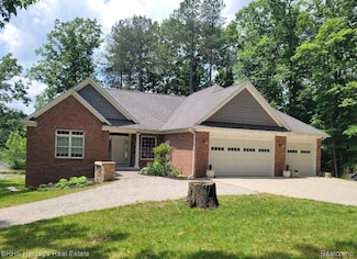 6233 Mack Rd, Howell, MI 48855