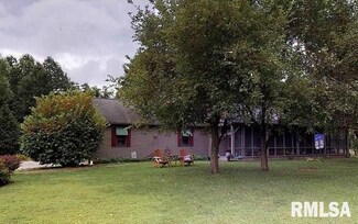 16 Sheri Ct, Moweaqua, IL 62550