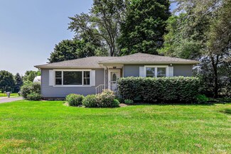 1611 Bay Rd, Johnsburg, IL 60051