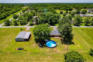 308 NW 7th St, Wagoner, OK 74467