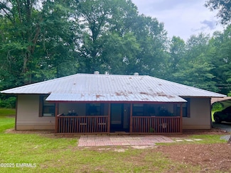 701 Jenkins St, Newton, MS 39345