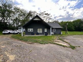 7501 S River Rd, Daleville, IN 47334