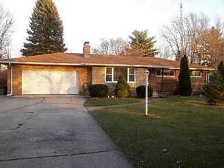913 Miller Rd, Northwood, OH 43619