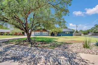1600 W Pecan Ave, Midland, TX 79705