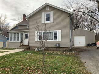 86 S Main St, Middleport, NY 14105
