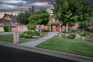 7664 N Kavanagh Ave, Fresno, CA 93711