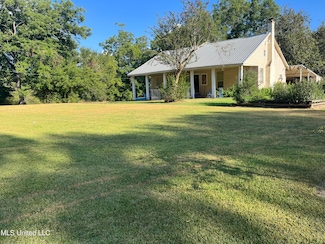 1056 Fairchilds Rd, Raymond, MS 39154