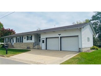 25 3rd Ave NE, Plainview, MN 55964