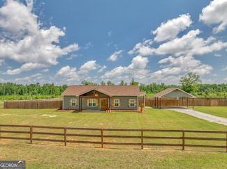 1354 Lakeway Rd, East Dublin, GA 31027