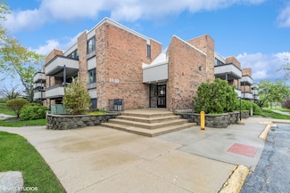 1810 Hemlock Place Unit 102, Schaumburg, IL 60173