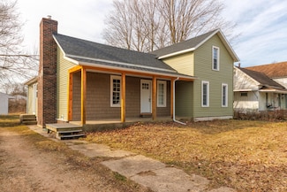 314 E Van Buren St, Gobles, MI 49055