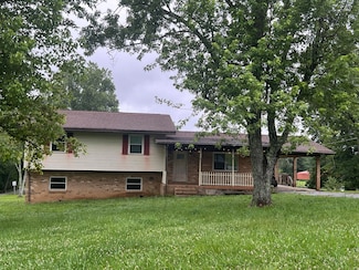 1319 Poe Rd, Soddy Daisy, TN 37379