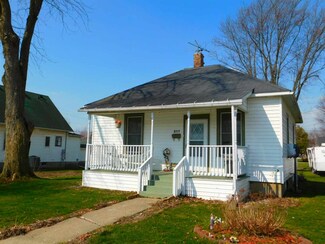 217 S Clinton St, Cuba City, WI 53807