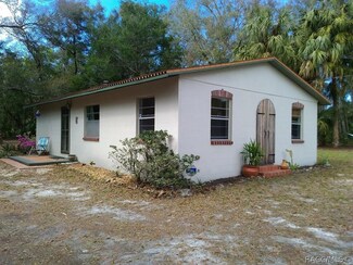 3 50th St, Yankeetown, FL 34498