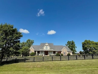 106 Stirling Ln, Versailles, KY 40383