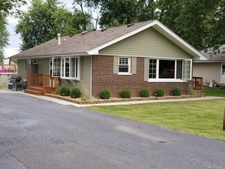 512 W 5th St, Momence, IL 60954