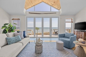 907 Bay Tree Beach Rd, Seaford, VA 23696