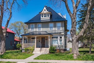 215 4th St, Baraboo, WI 53913