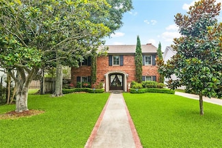 4917 Lake Vista Dr, Metairie, LA 70006