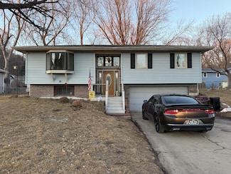 408 E Welch St, Crescent, IA 51526