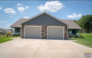 105 S Pennsylvania Ave, Holton, KS 66436