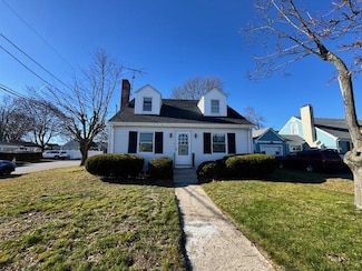 62 York Ave, Pawtucket, RI 02860