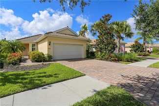 8482 Karina Ct, Naples, FL 34114