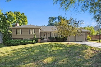 8505 W 92nd St, Overland Park, KS 66212