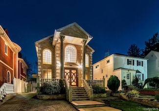 17624 Kildare Rd, Jamaica, NY 11432