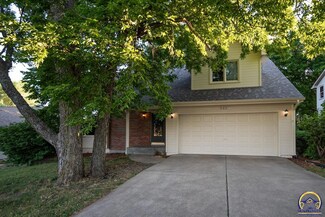 2439 SW Kingsrow Rd, Topeka, KS 66614