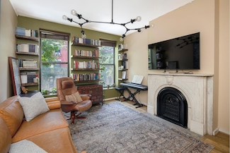 419 W 48th St Unit 2W, New York, NY 10036
