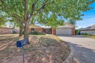 3806 Hickory Stick Dr, Chickasha, OK 73018