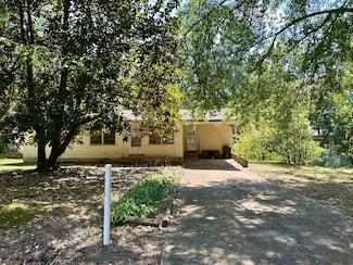 110 Griffin Ln, Ripley, MS 38663