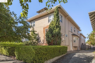 558 58th St, Oakland, CA 94609