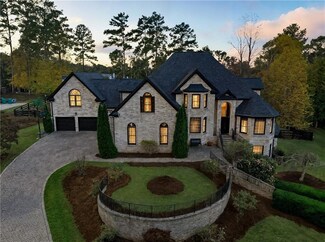 360 Gunston Hall Cir, Alpharetta, GA 30004