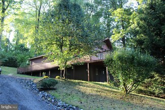 144 Skyway Ln, Chester Gap, VA 22623