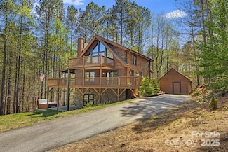 447 Hidden Lake Pkwy, Nebo, NC 28761