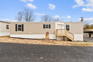 55 Sugar St Unit 17A, Newtown, CT 06470