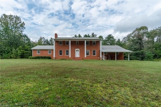 664 Spring St, Walnut Cove, NC 27052
