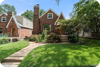 6570 Lindenwood Place, Saint Louis, MO 63109