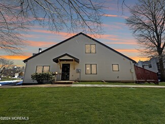 40 Ventura Ct, Old Bridge, NJ 08857