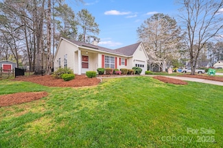 722 Foxborough Rd, Charlotte, NC 28213